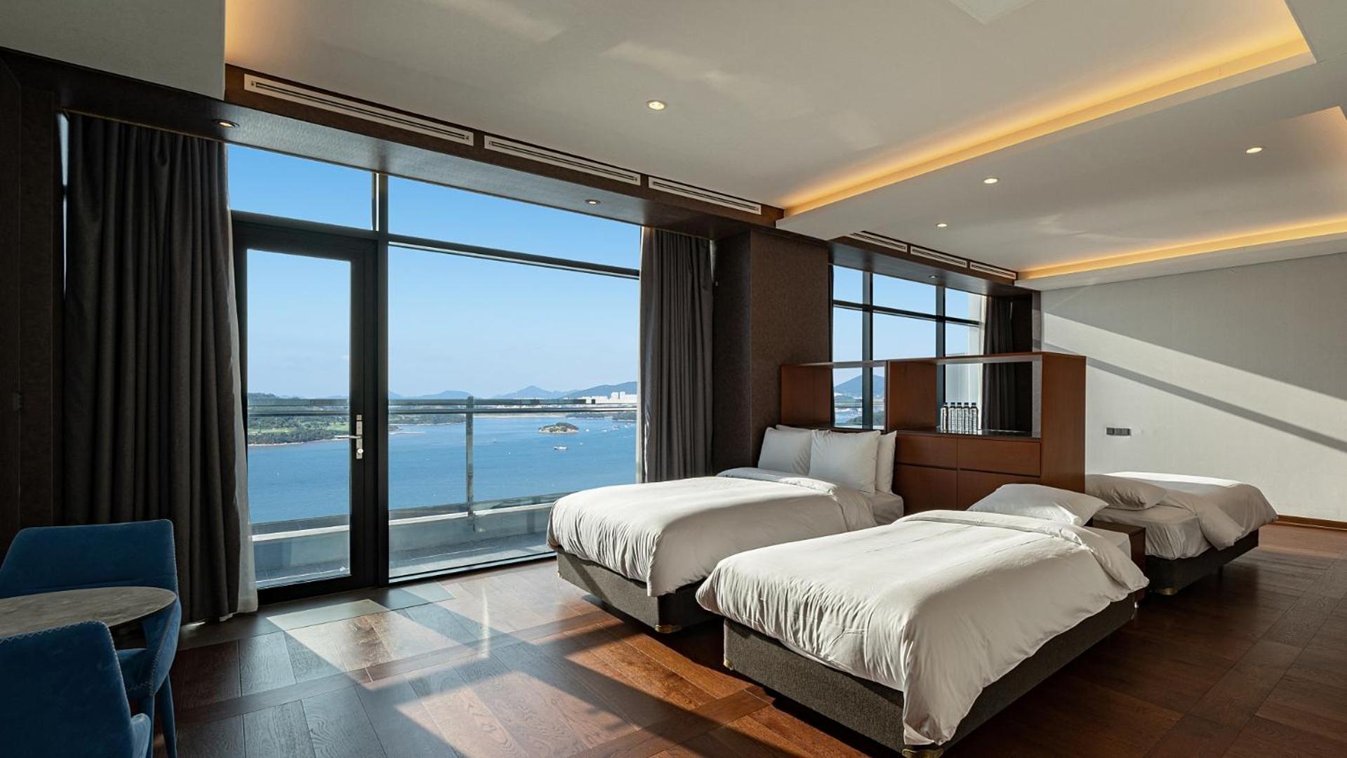 Hotel Jcs Yeosu Zewnętrze zdjęcie
